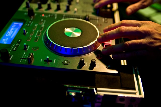 DJMike.du heiratest